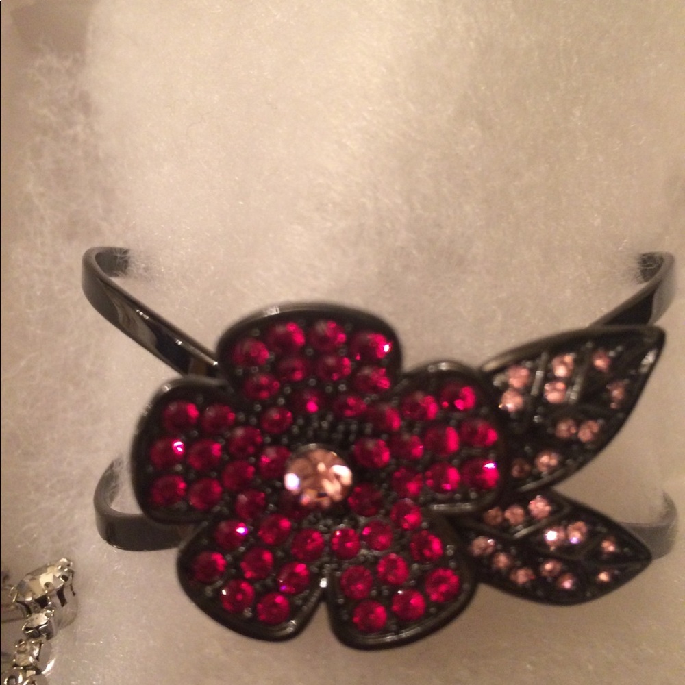 Bracelet -sparkles madly